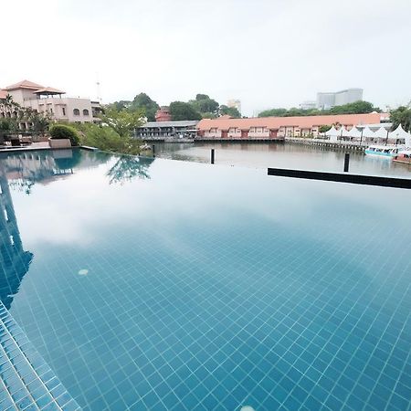 Luxury on Melaka River Bagian luar foto