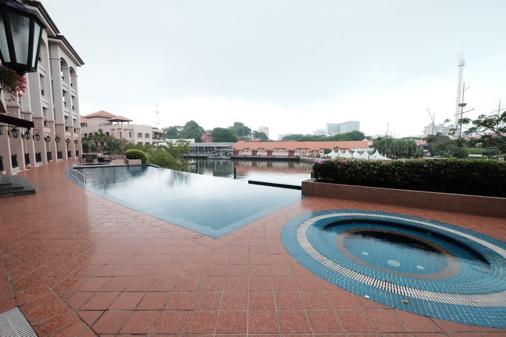 Luxury on Melaka River Bagian luar foto