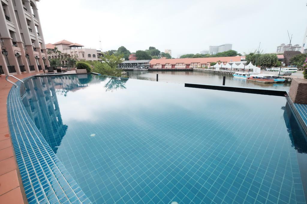 Luxury on Melaka River Bagian luar foto